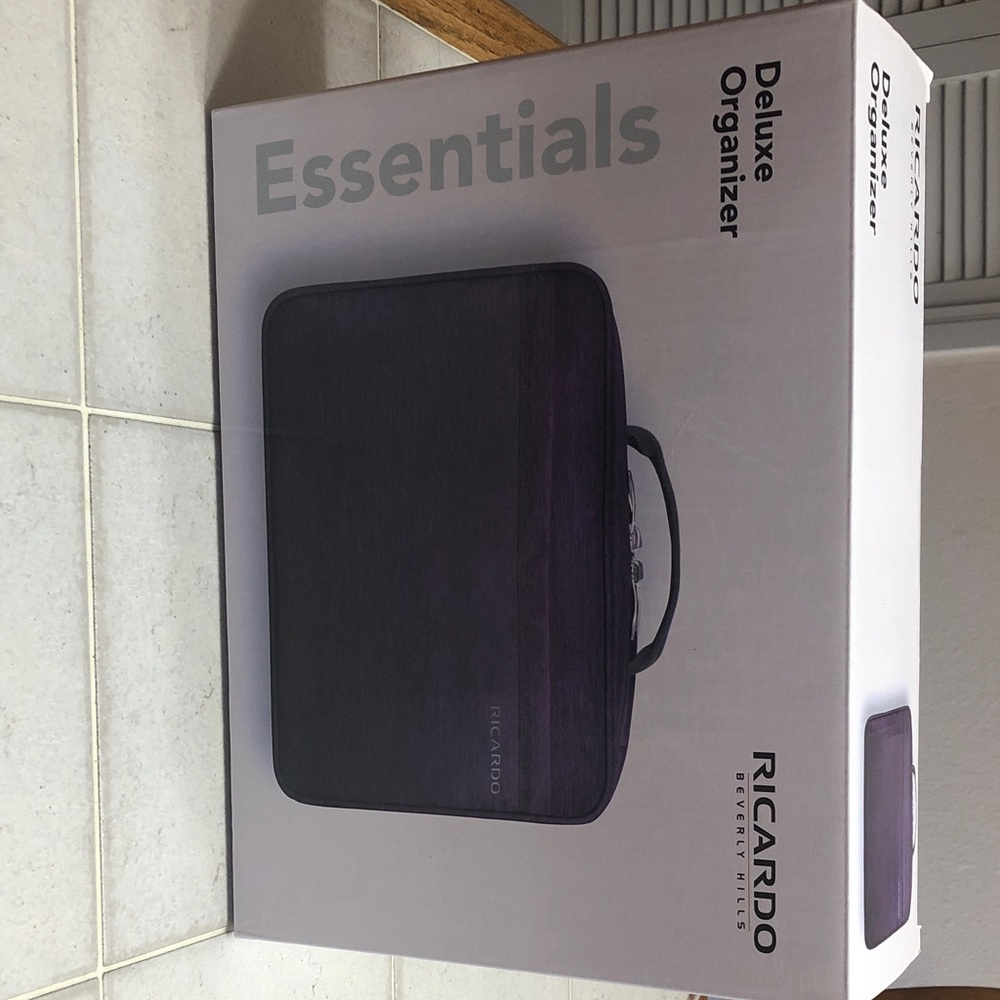 Ricardo Essentials Deluxe Organizer Cosmetic Bag - Purple